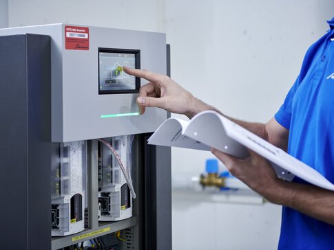 Bei der professionellen Inbetriebnahme wird die Heizung korrekt eingestellt und einreguliert. | © bösch heizung.klima.lüftung