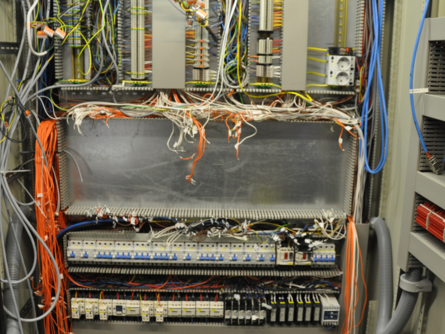 Der Schaltschrank Reinraum während dem Umbau. | © bösch - heizung, klima, lüftung