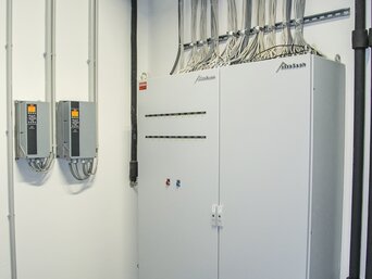 Moderne Regelungstechnik von bösch im prämierten Blue Building von Peter Blau. | © Ebenhofer Walter