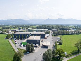 Über die Energiezentrale der Firma Loacker Recycling wird ein Nahwärmenetz mit Wärme versorgt und ein Teil der produzierten Energie als Prozesswärme verwendet. | © bösch heizung.klima.lüftung