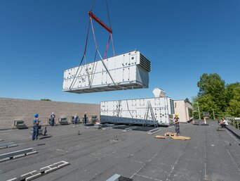 Das Gerät für Küche und Gastro misst stolze 11,40 Meter und fördert 20.000 m³ Frischluft pro Stunde. | © bösch heizung.klima.lüftung